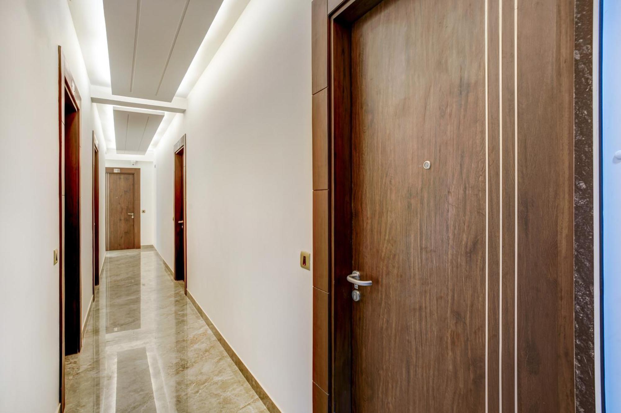 Treebo Corporate Inn Нойда Экстерьер фото