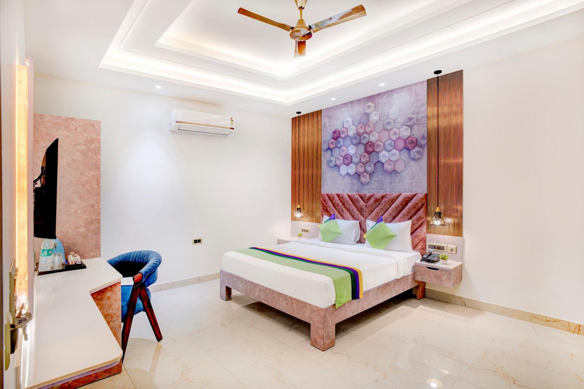 Treebo Corporate Inn Нойда Экстерьер фото
