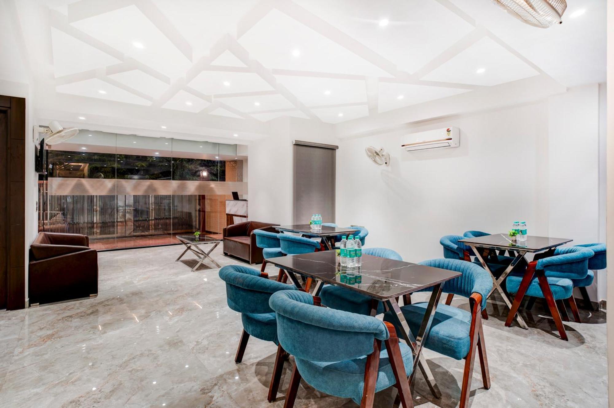Treebo Corporate Inn Нойда Экстерьер фото