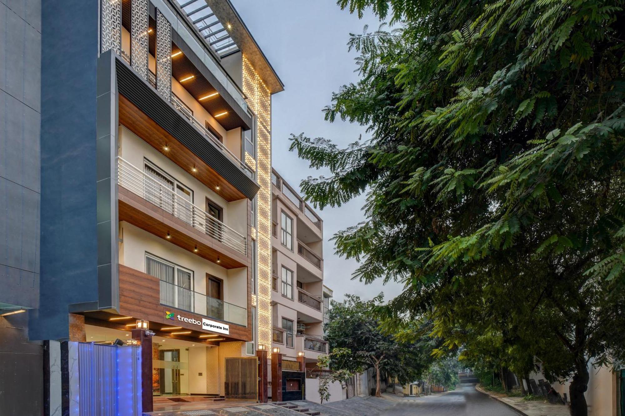 Treebo Corporate Inn Нойда Экстерьер фото