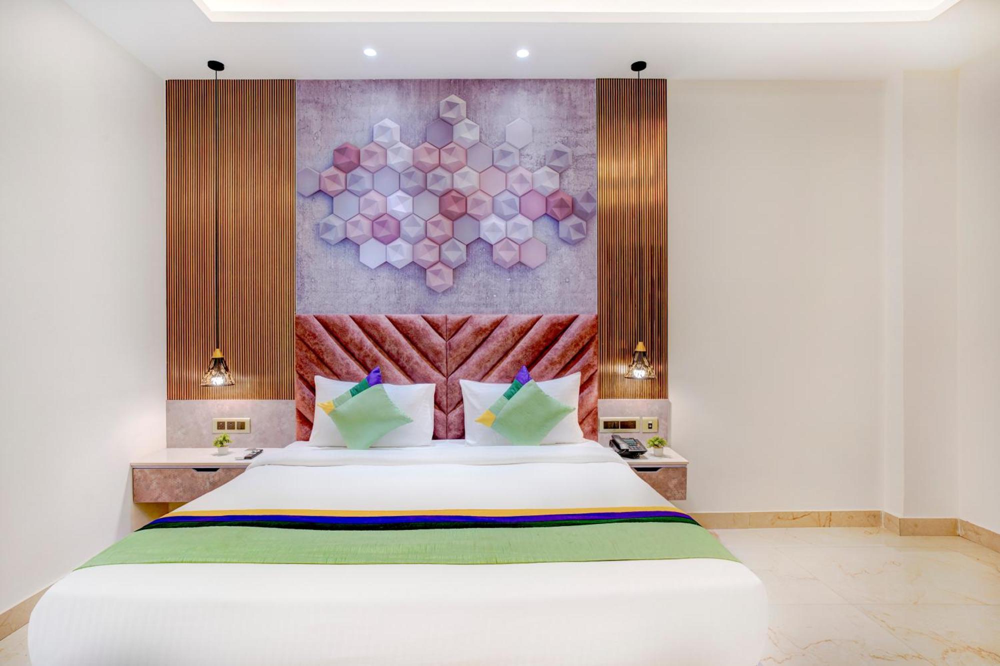 Treebo Corporate Inn Нойда Экстерьер фото