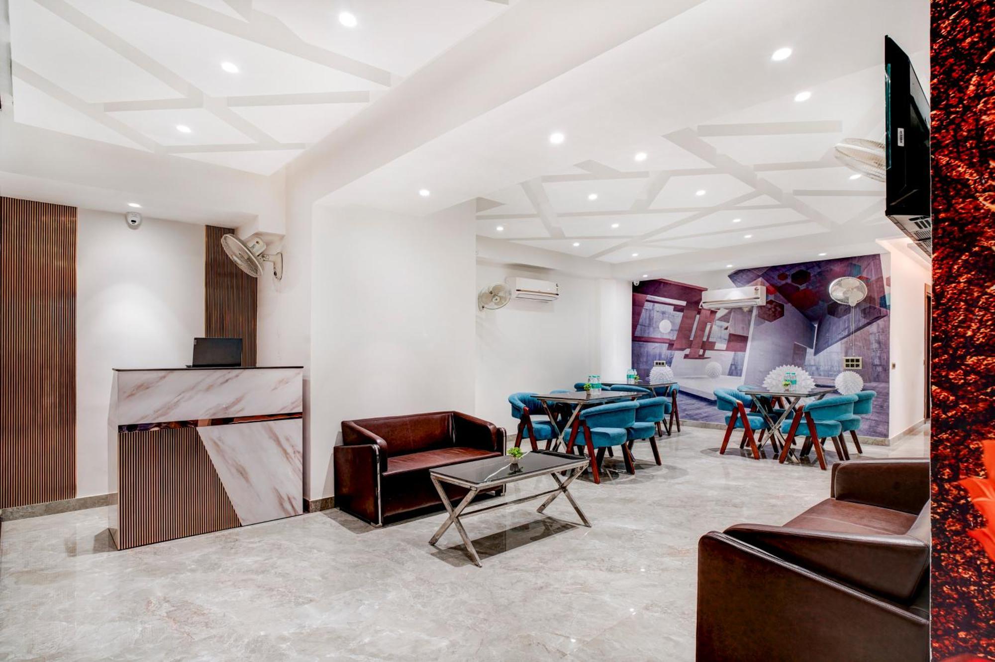 Treebo Corporate Inn Нойда Экстерьер фото