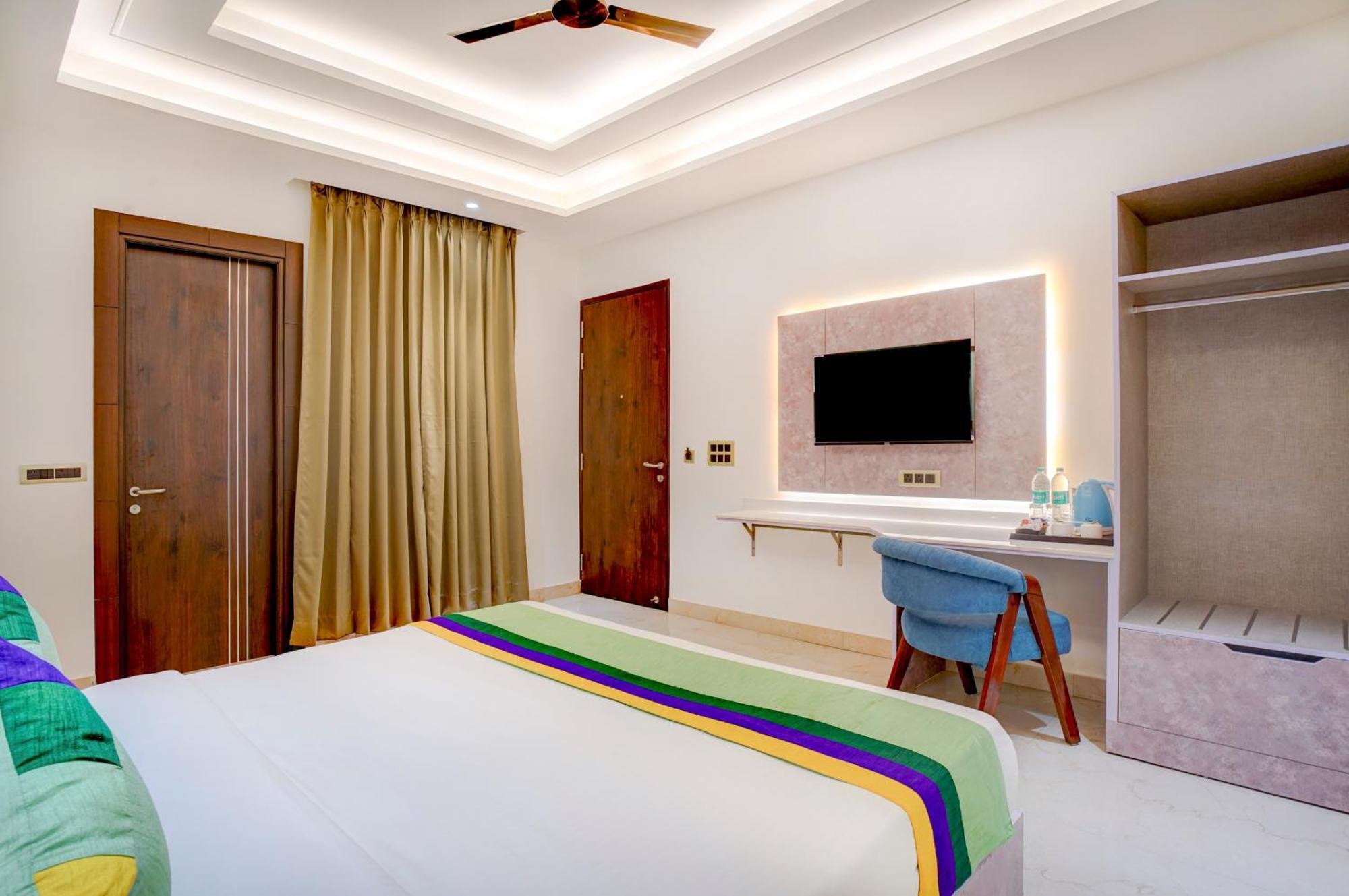 Treebo Corporate Inn Нойда Экстерьер фото