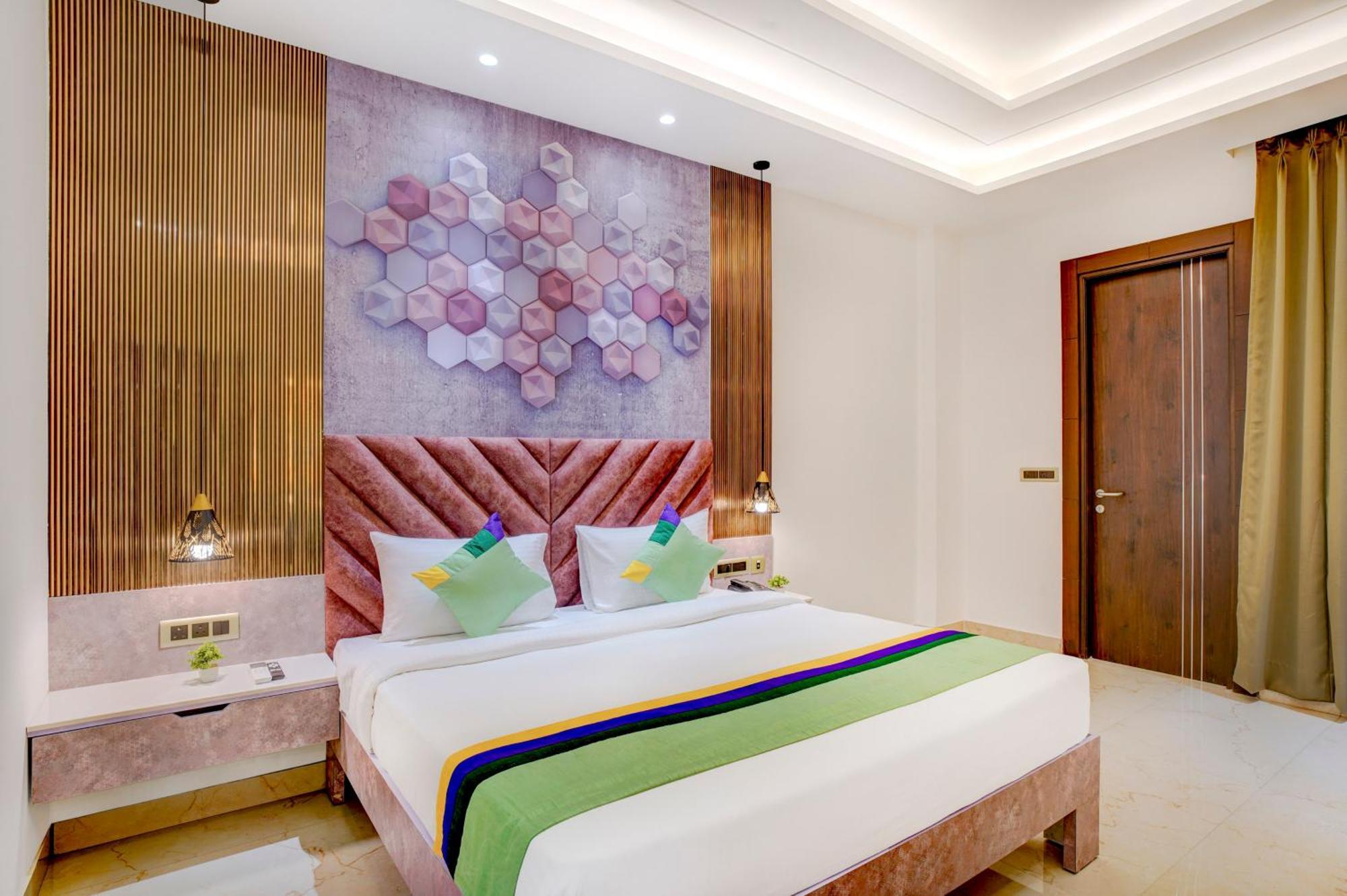 Treebo Corporate Inn Нойда Экстерьер фото