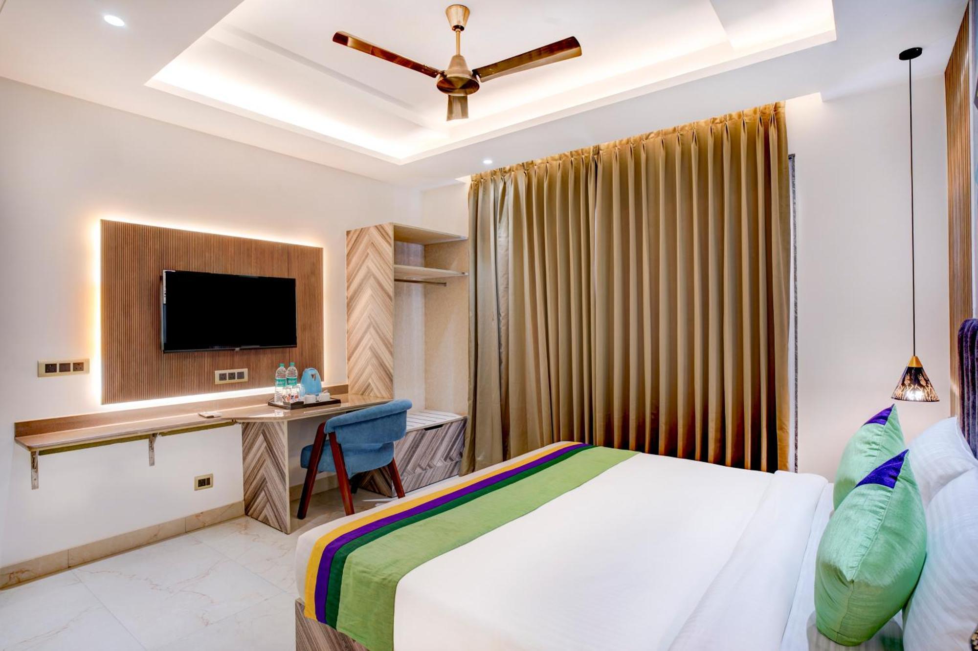 Treebo Corporate Inn Нойда Экстерьер фото